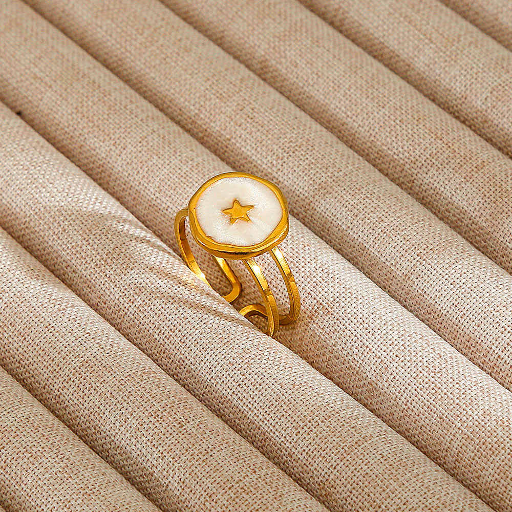 Round Star Ring